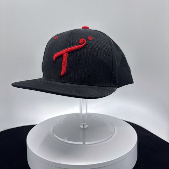 Two In The Shirt Snapback in Black - Picture 2 of 16